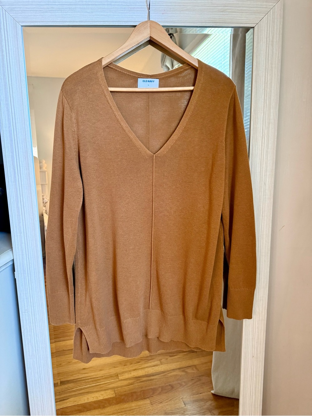 Women’s Old Navy V Neck Tunic Slit Hem Dropped Shoulder Light Knit Sweater